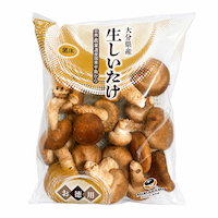 天日干しに使った大分県産の生しいたけ。お徳用の袋に入った菌床栽培のもので、地元のスーパーで買った