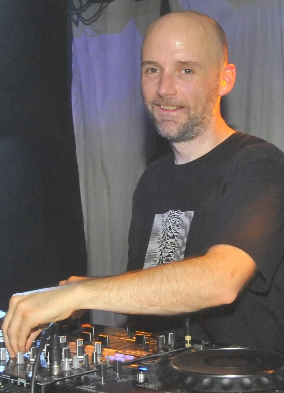 2009年にコペンハーゲンでDJをする43歳のモービー